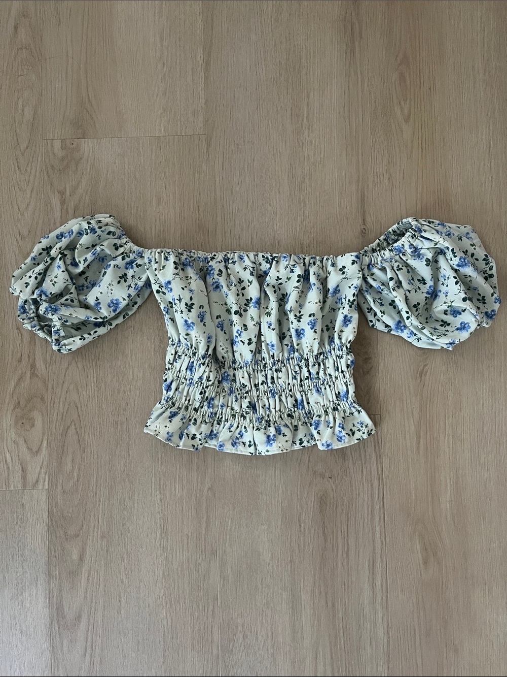 Abercrombie & Fitch Off-the-Shoulder Floral Puff Sleeve Smocked Crop Top Small